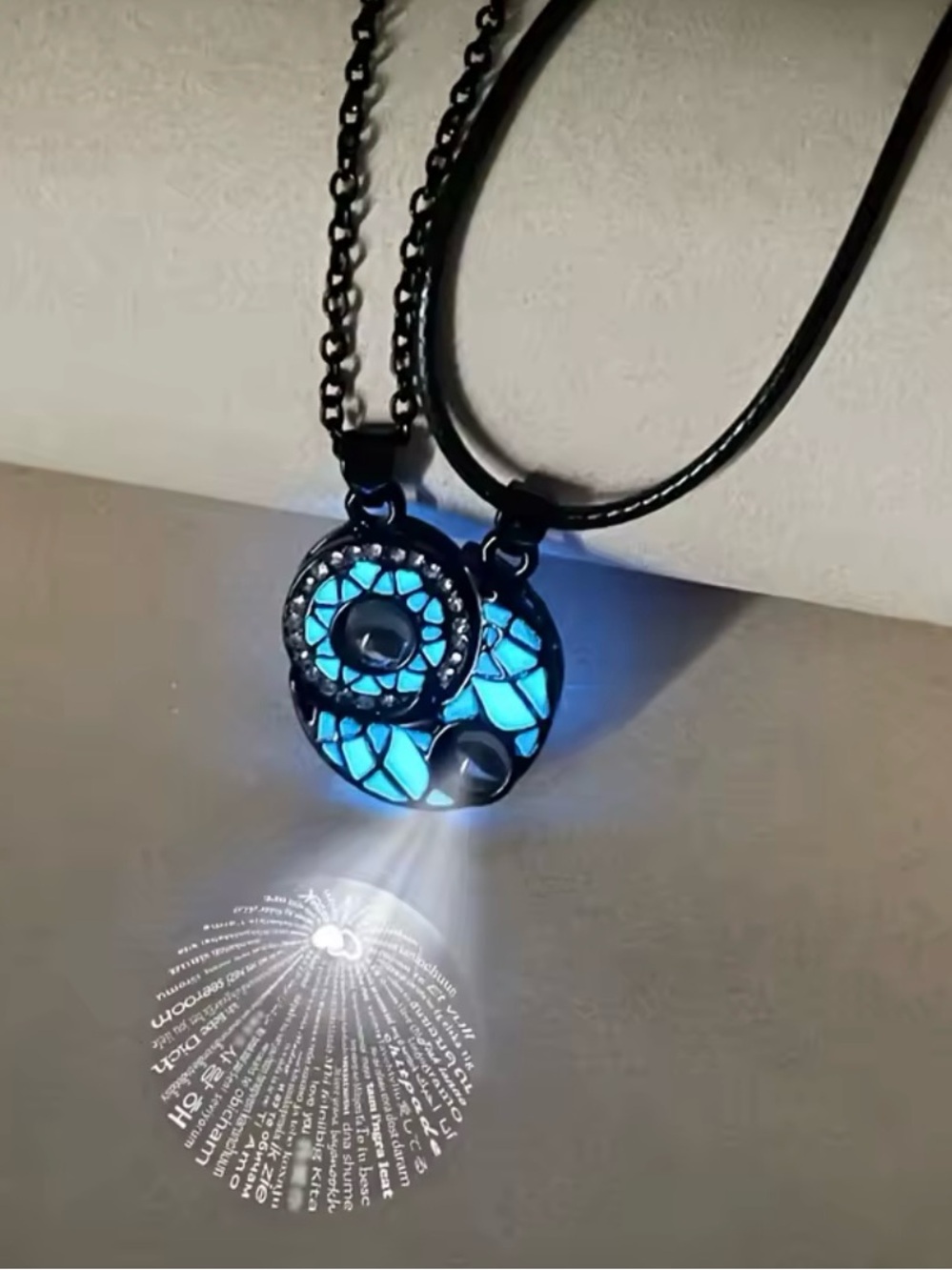 Glow Couples Sun Moon Magnetic Projection Necklaces I love you in 100 Languages